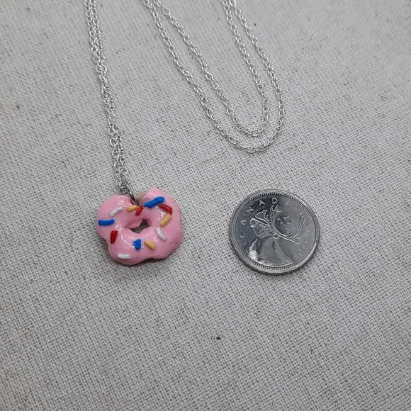 Handmade donut necklace - Picture 2 of 3